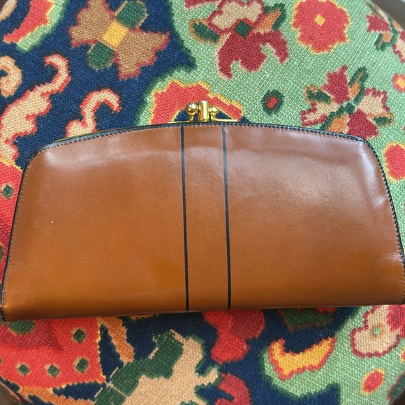 Vintage Baronet Brown Leather Clutch Wallet  with Gold Emblem - Picture 3 of 7